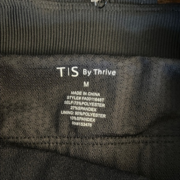 NWT Chic Black Sleeveless Jumpsuit - Picture 2 of 8